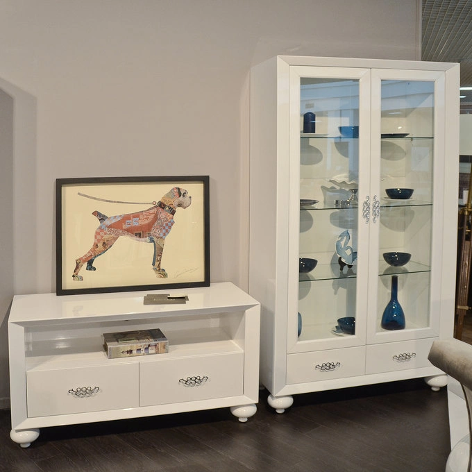 Витрина отделка белый блестящий лак 